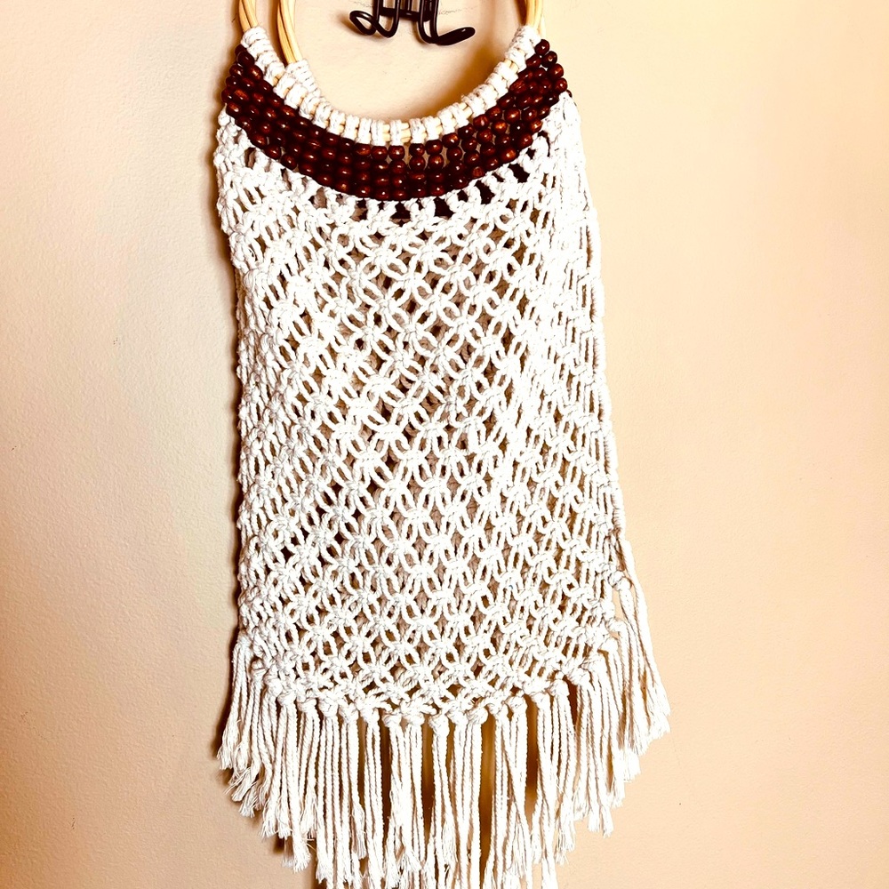 Ivory Macrame’ Bag w Wood Handles & Fringe! - Picture 4 of 10